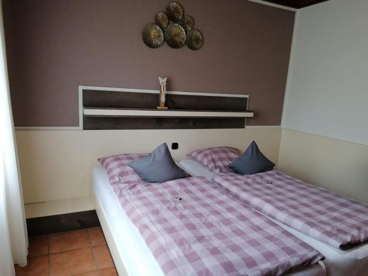 Hotel Haus Hildegard Niederkruechten Bagian luar foto